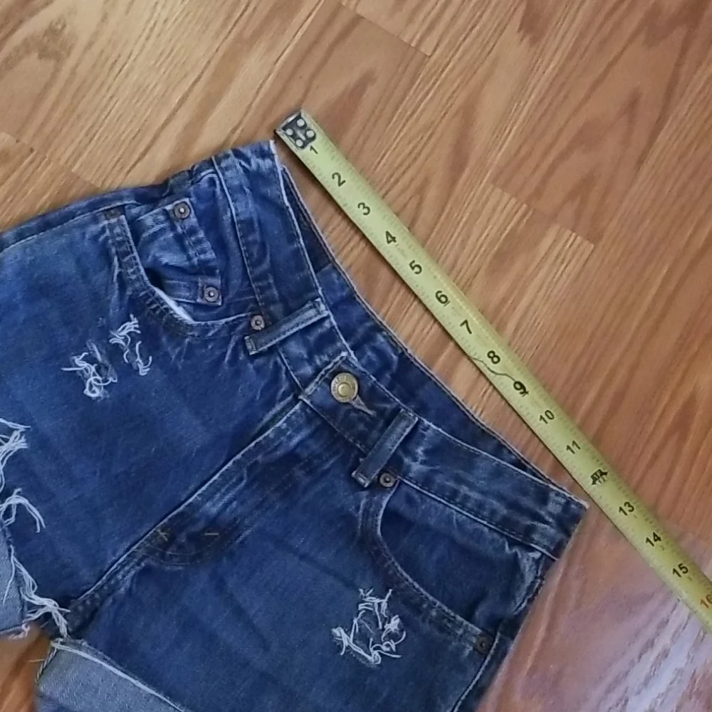 Levis excellent use